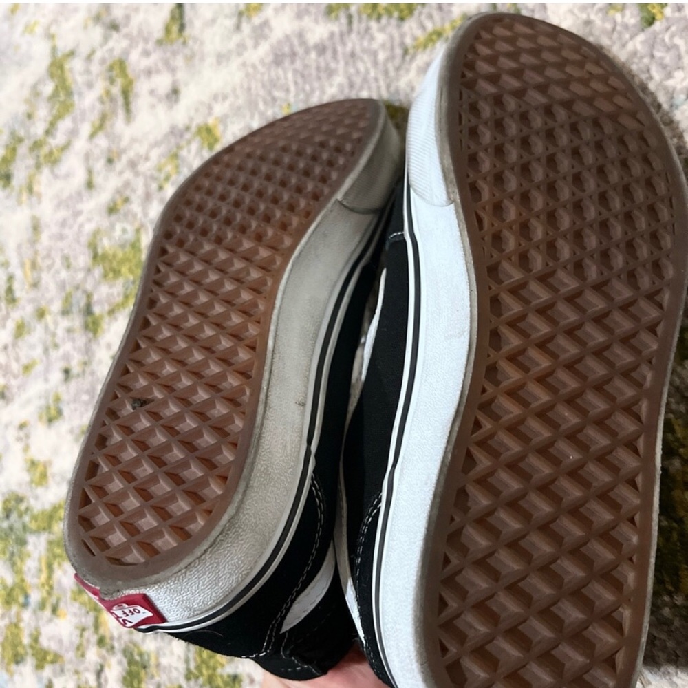 Vans - Picture 6 of 9